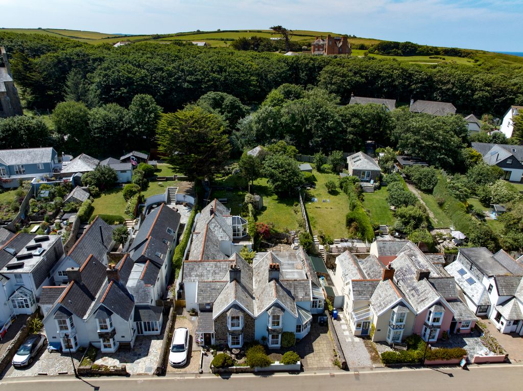 Property photo 2 of 23