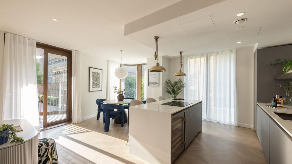 Property photo 3 of 15 Vb5504938_Triptych_1_07_010_3200x2134-2560x1440.Jp