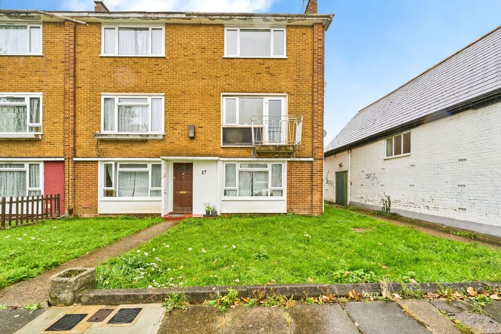 Property photo 1 of 20 1893843-32