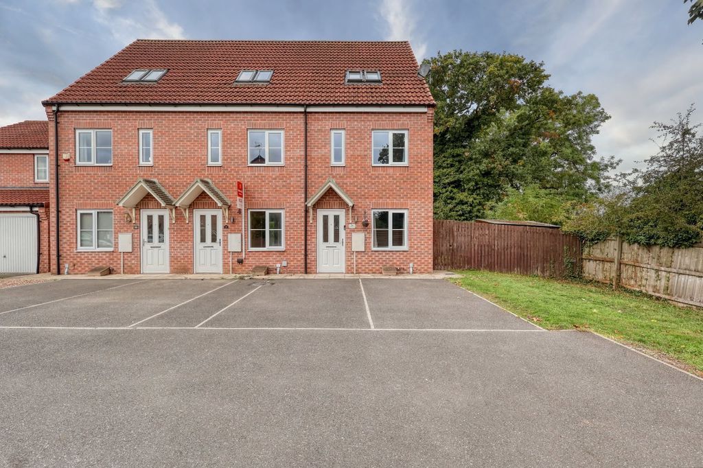 Property photo 1 of 15 Frontal