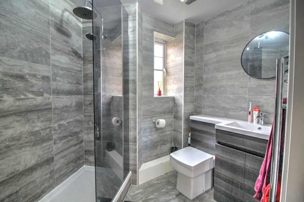 Property photo 3 of 8 Img_3222_3_4