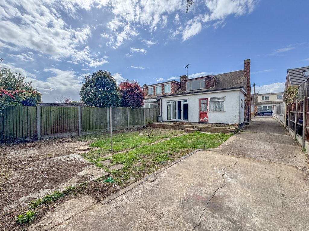 Property photo 2 of 11