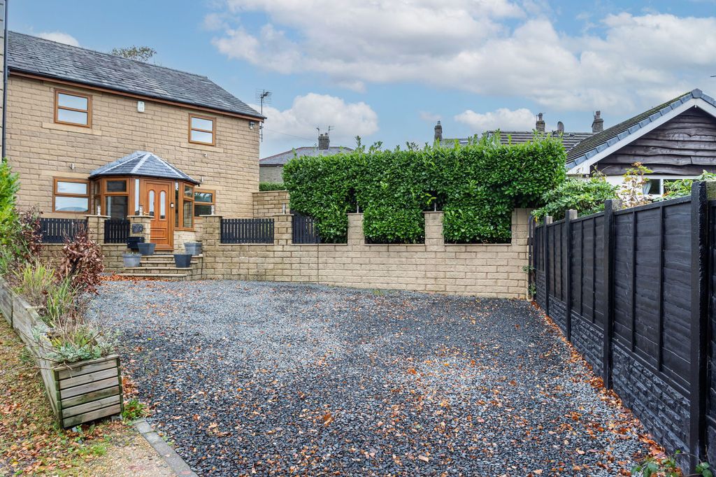 Property photo 1 of 36