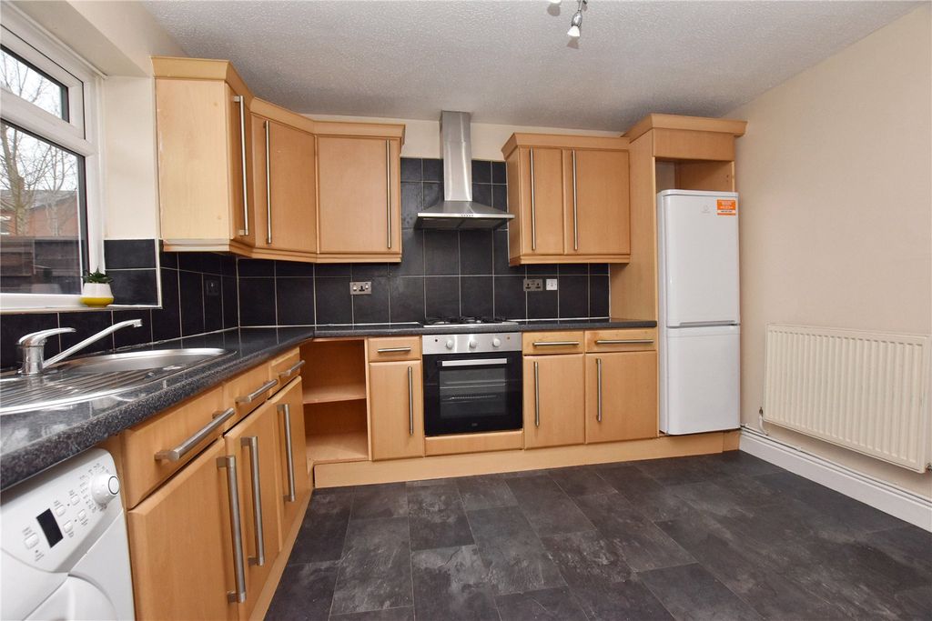 Property photo 3 of 16 Picture No. 18