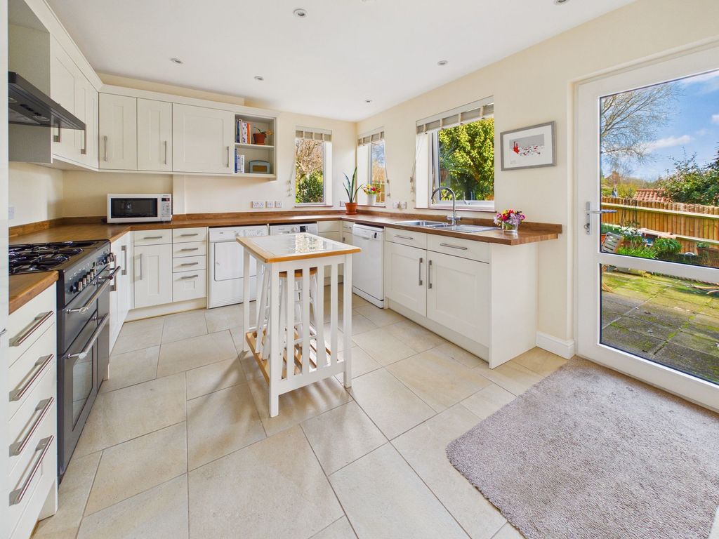 Property photo 3 of 24 Kitchen