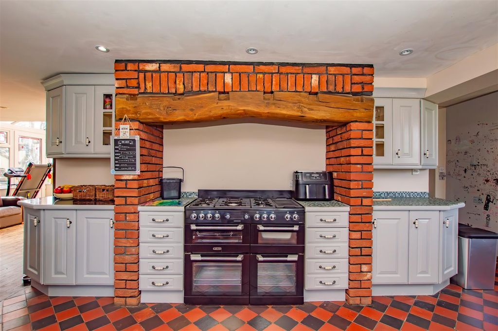 Property photo 3 of 49 Kitchen