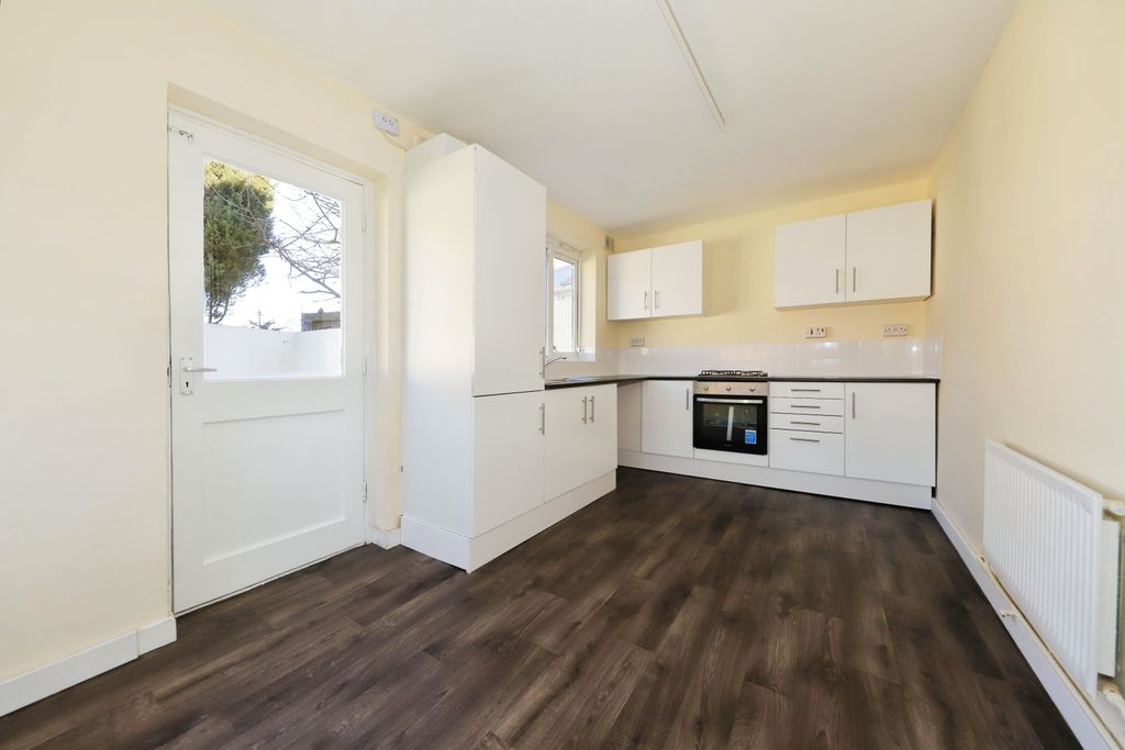 Property photo 2 of 13 Kitchen / Dining