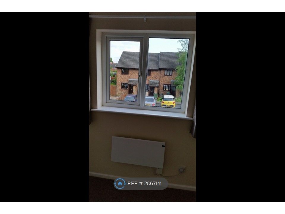 Property photo 3 of 8 Bedroom