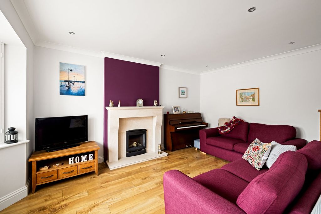 Property photo 3 of 22