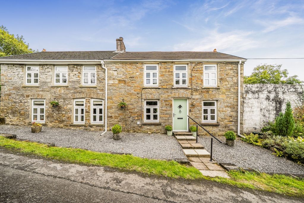Property photo 2 of 30