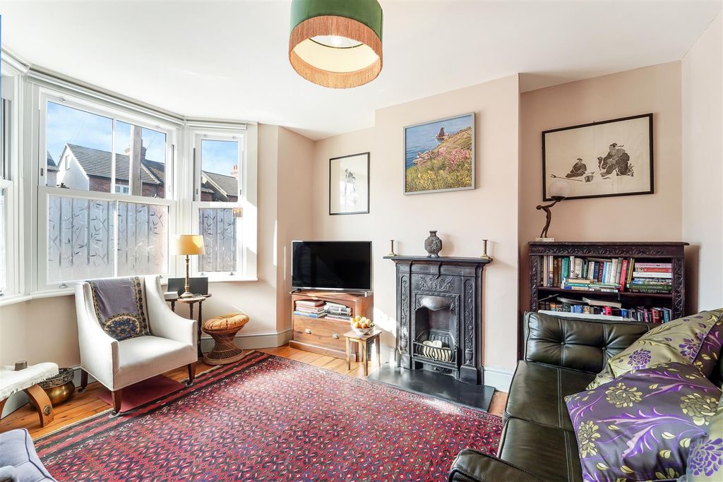 Property photo 2 of 14 Lower Court Road (6).Jpg