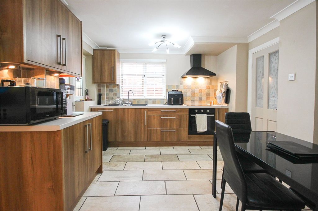 Property photo 3 of 11 Picture No. 25