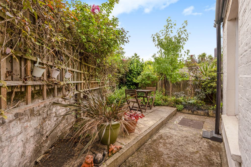 Property photo 3 of 8