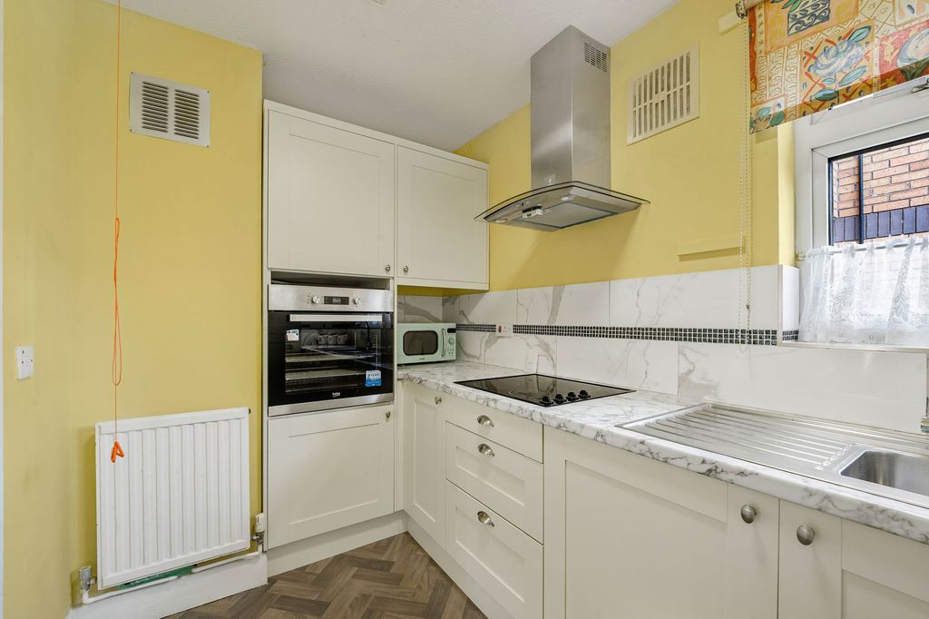 Property photo 3 of 21