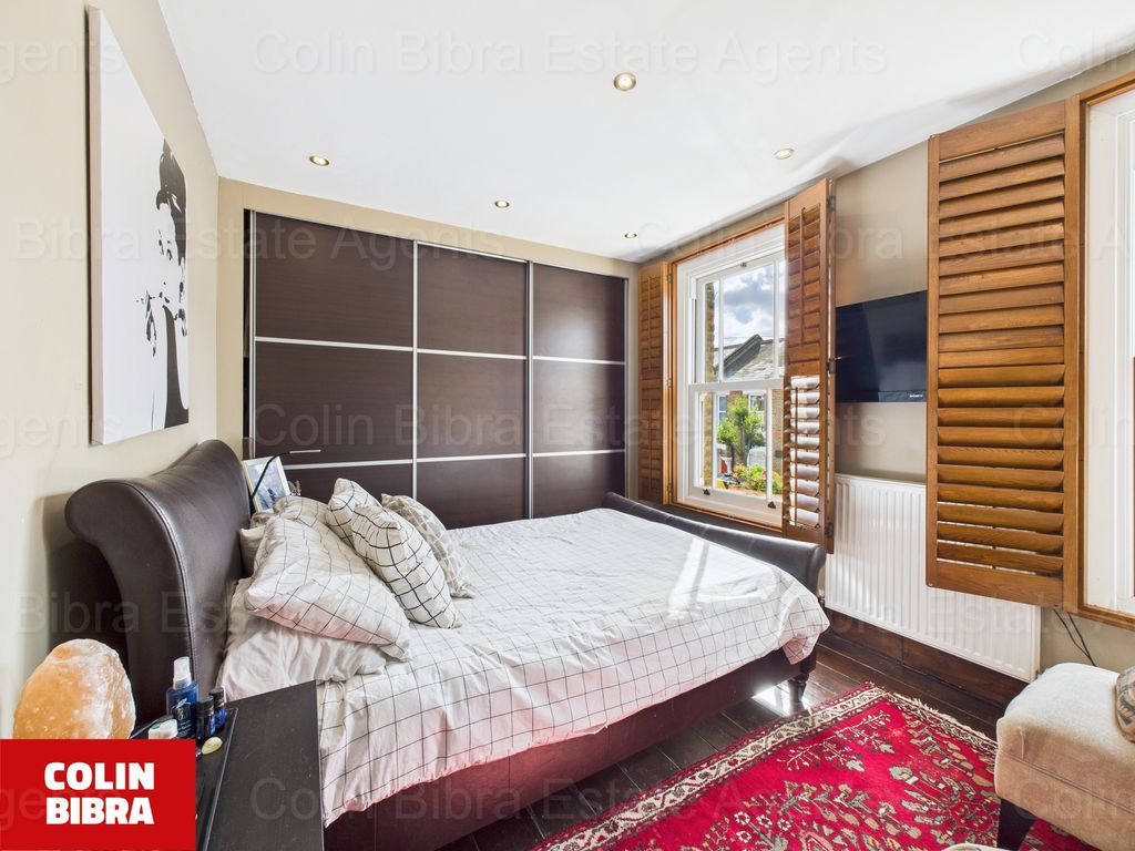 Property photo 3 of 17 Cam04175G0-Pr0046-Still036