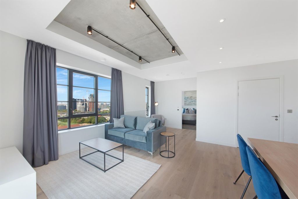 Property photo 2 of 14