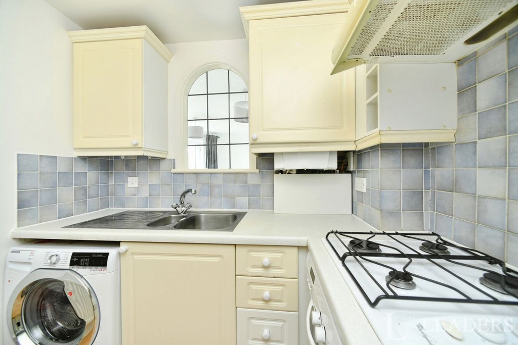 Property photo 2 of 17 Pbox-Img.Jpg