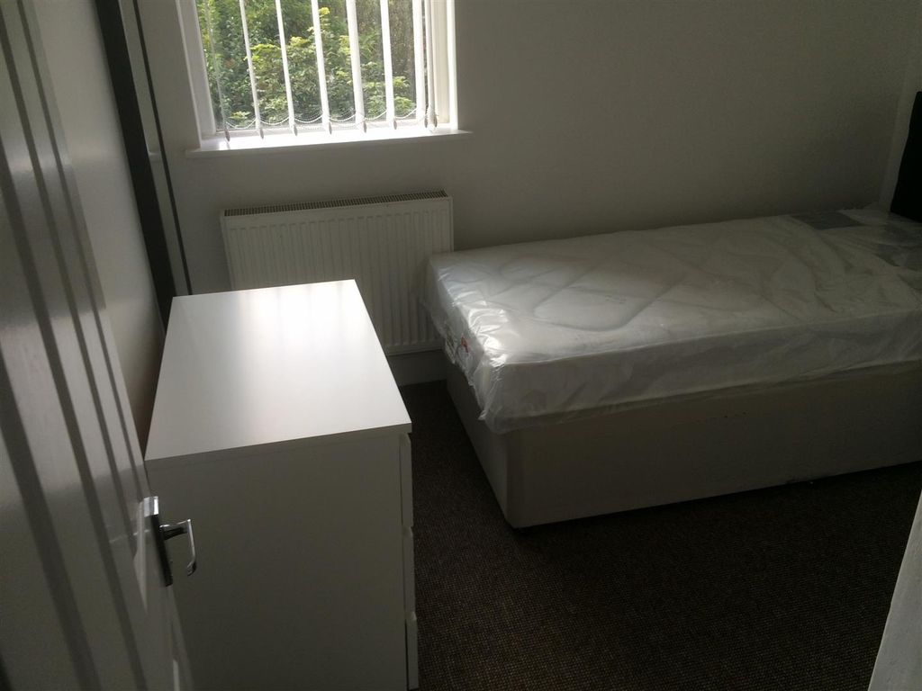 Property photo 2 of 7 Bedroom C 3 .Jpg