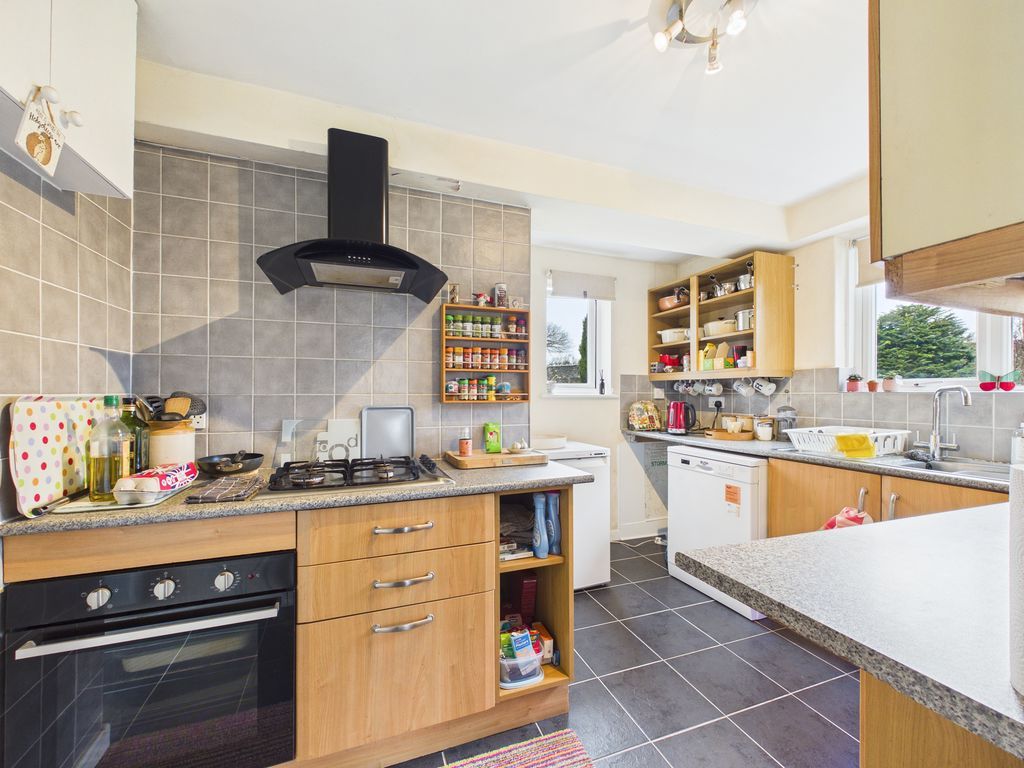 Property photo 3 of 15 Kitchen