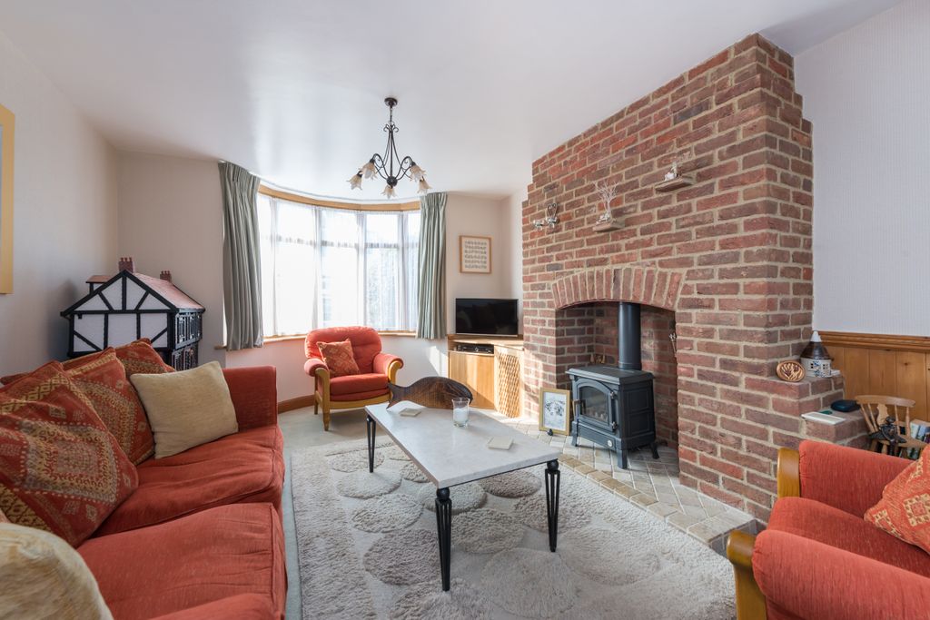 Property photo 2 of 21 Sitting Room