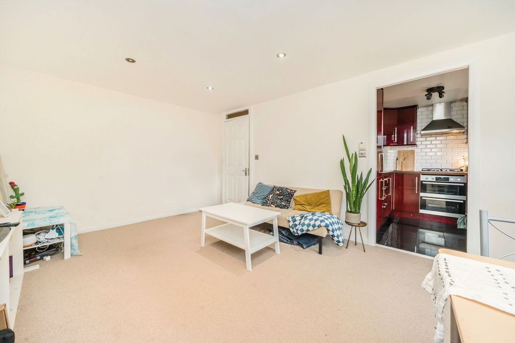 Property photo 3 of 5