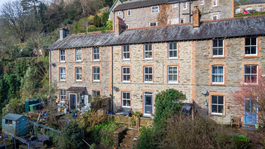 Property photo 1 of 22