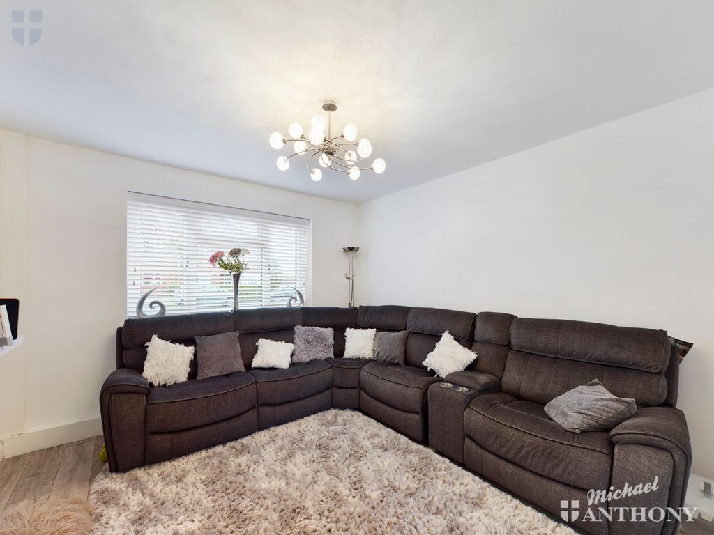 Property photo 3 of 12 Photo 11