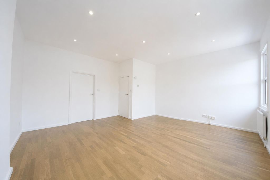 Property photo 1 of 11 2.Png