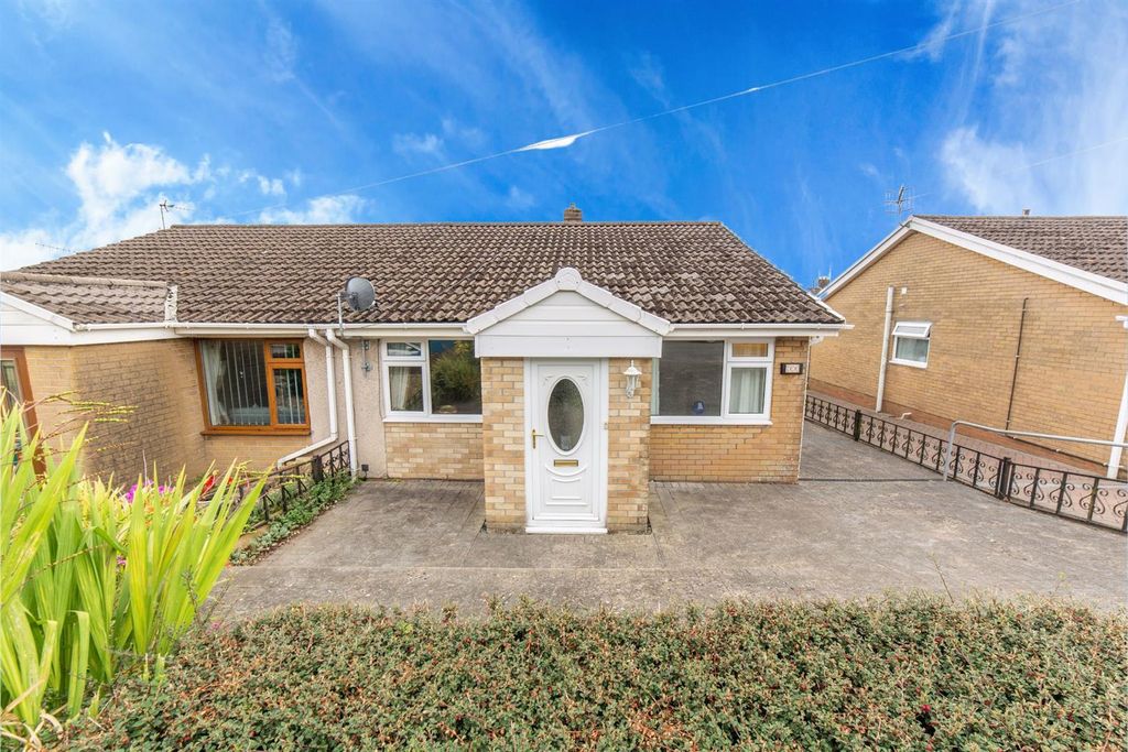 Property photo 1 of 18 22 St Augustine Road 2.Jpg