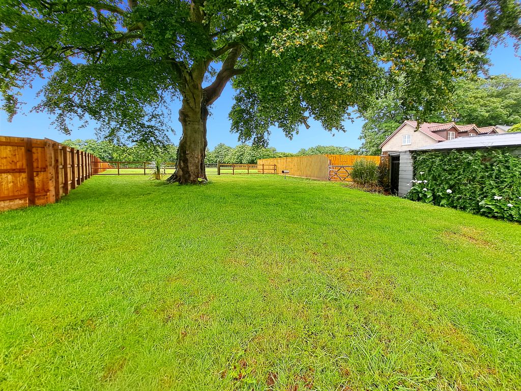 Property photo 2 of 40 The-Barn_00042