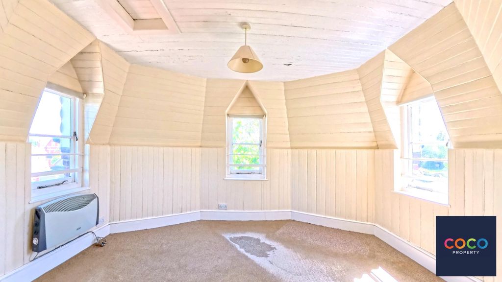 Property photo 3 of 8 4775557