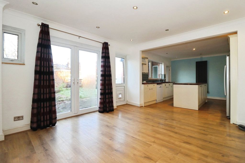 Property photo 2 of 16 Pbox-Img.Jpg