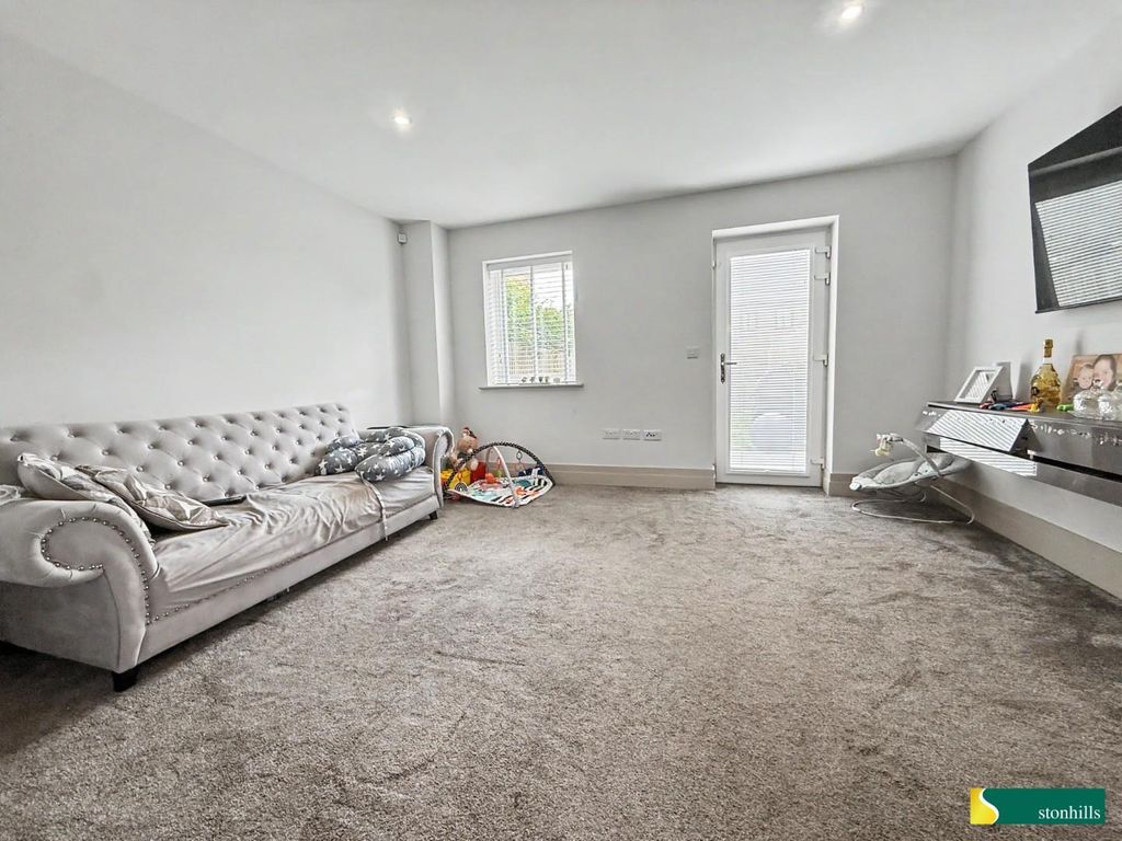 Property photo 2 of 13 7.Jpg