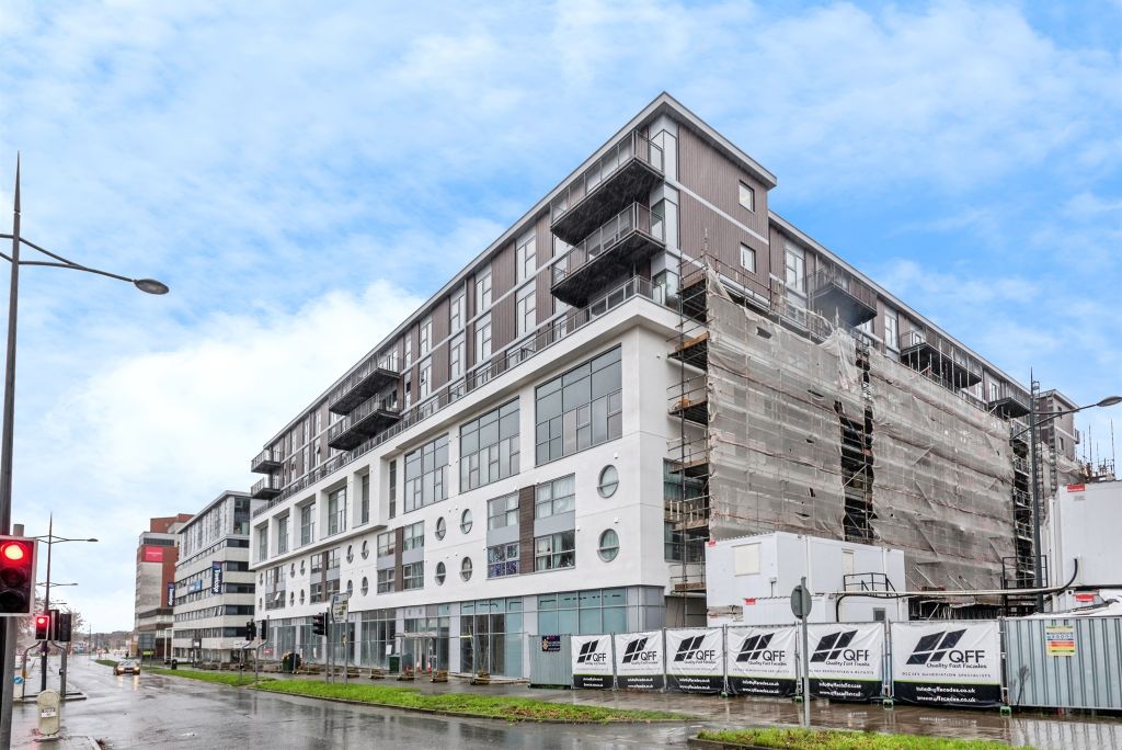 Property photo 2 of 10 Balcony