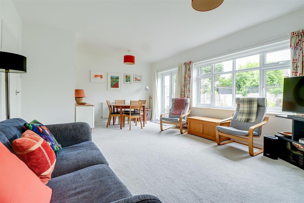 Property photo 2 of 19