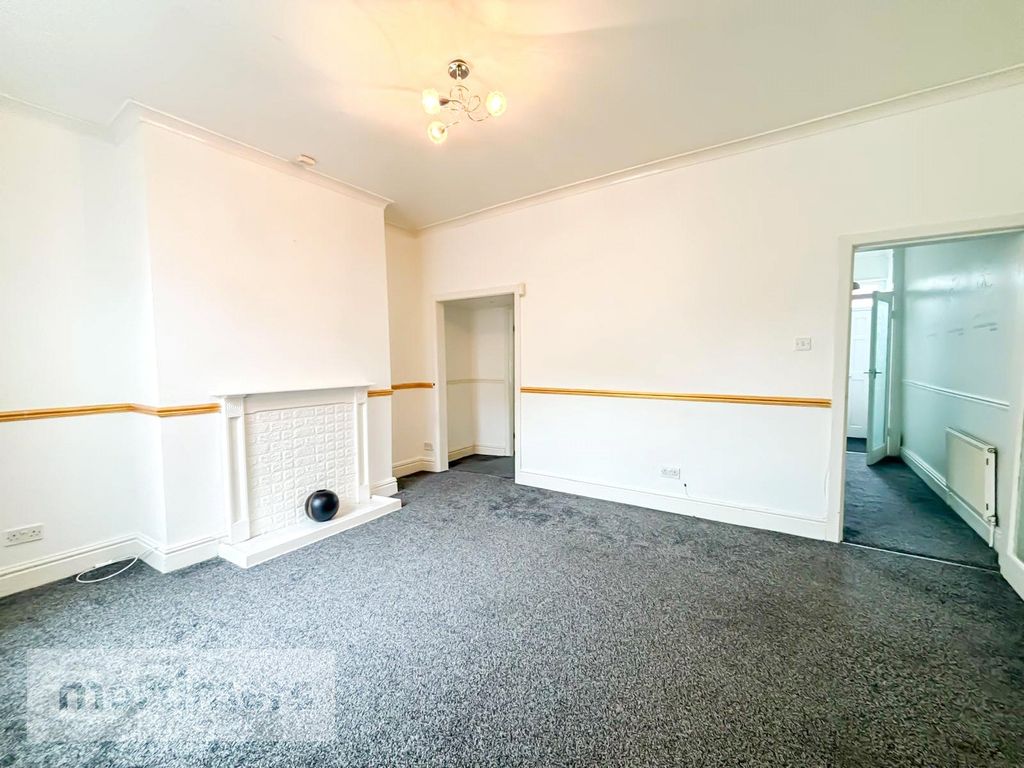 Property photo 3 of 13 Dining Room