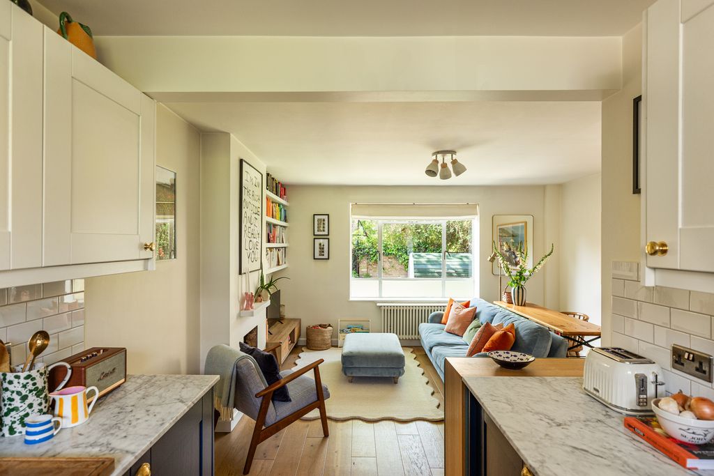 Property photo 3 of 34 282002 - 25_4_Tmh_N1 7Ap5134-Edit.Jpg