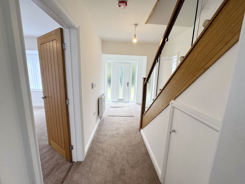 Property photo 2 of 29 Img_9004