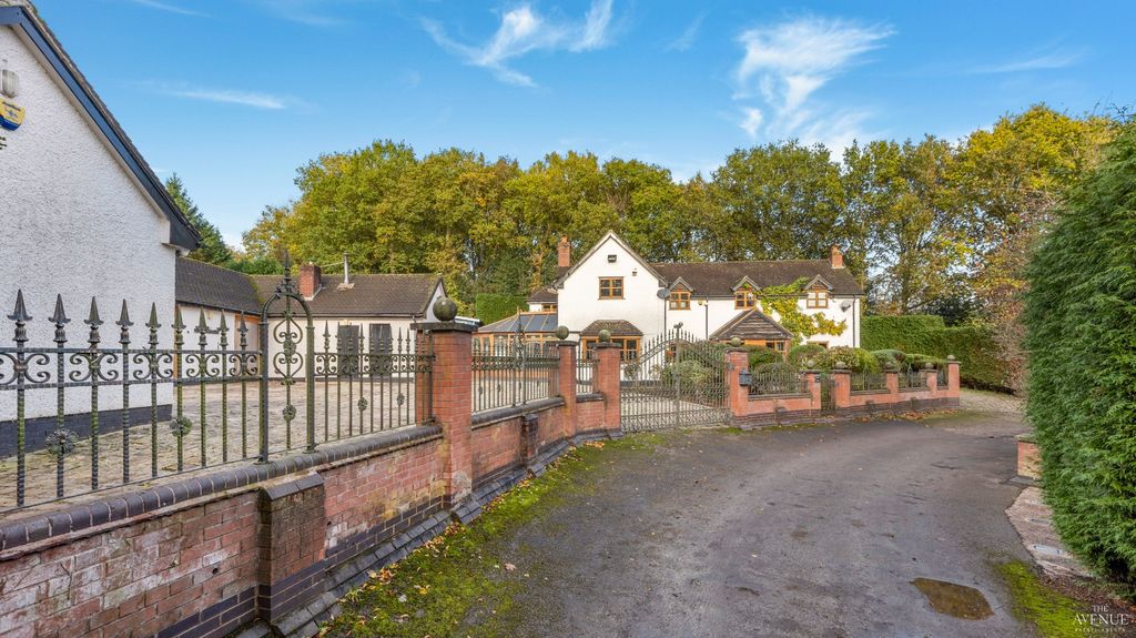 Property photo 2 of 44 4560626