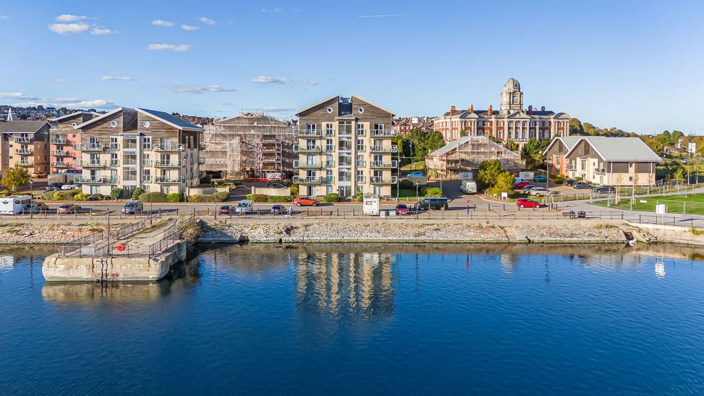 Property photo 3 of 10