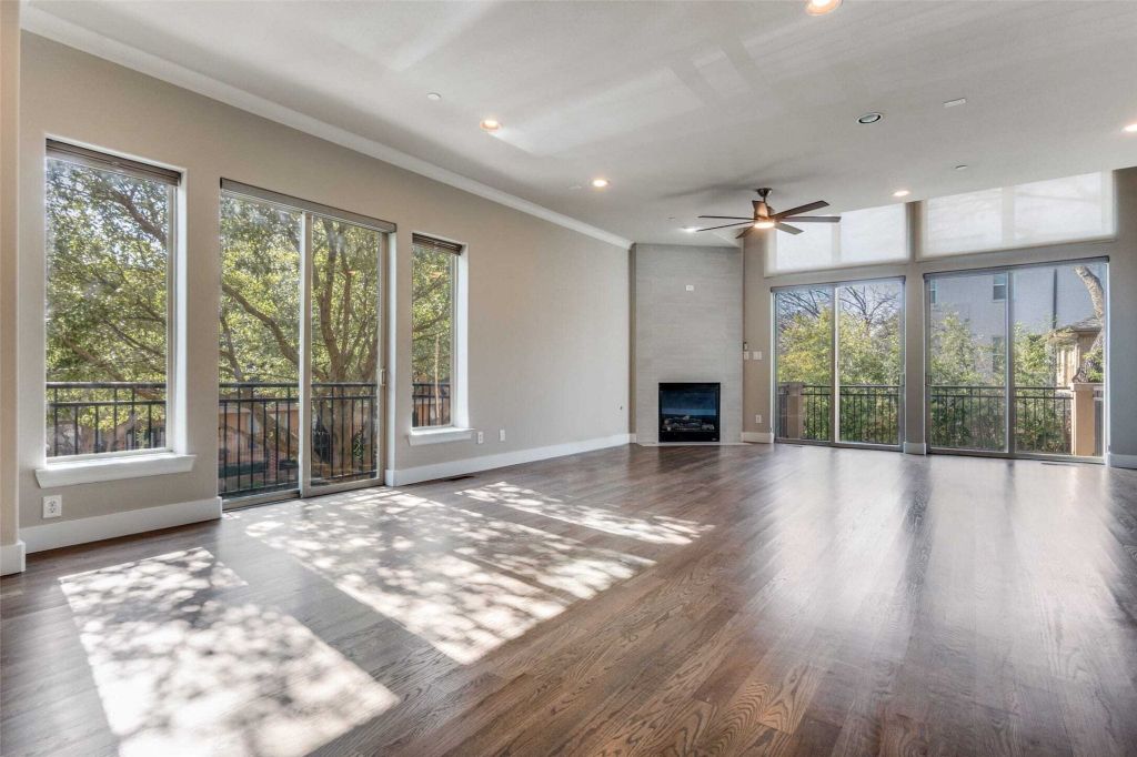 Property photo 1 of 27