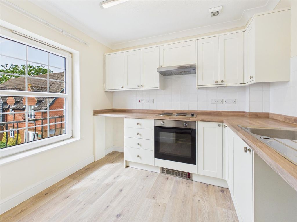 Property photo 3 of 7 Cam05510G0-Pr0224-Still004.Jpg