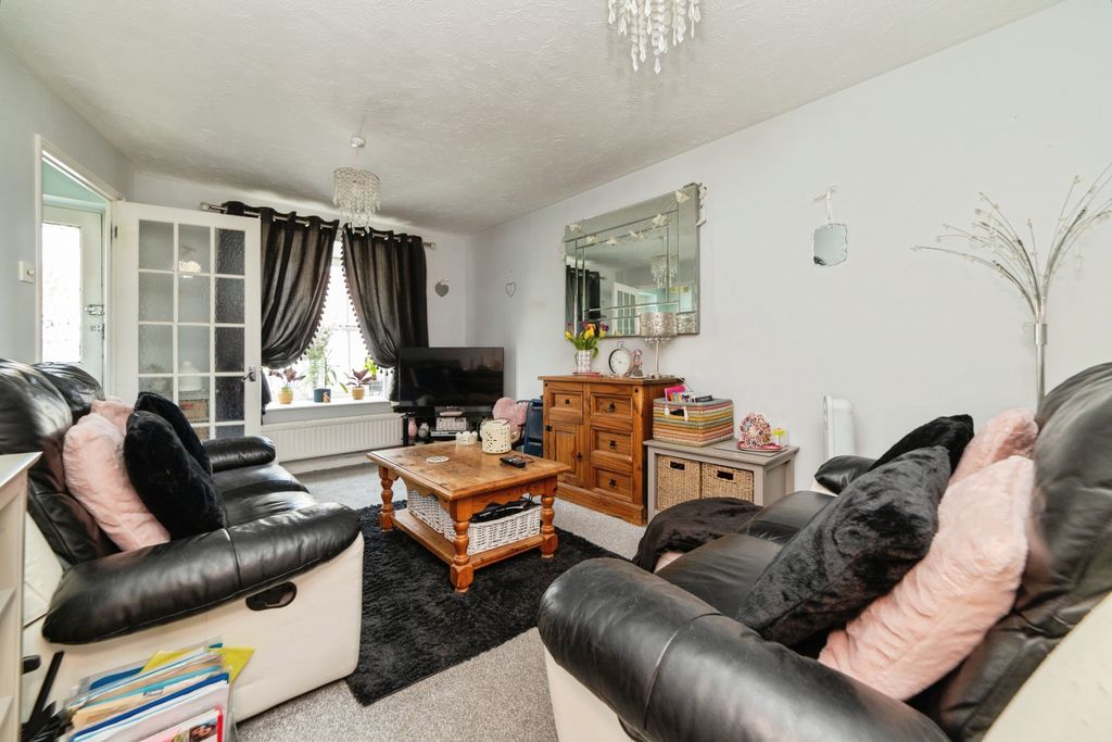 Property photo 2 of 14