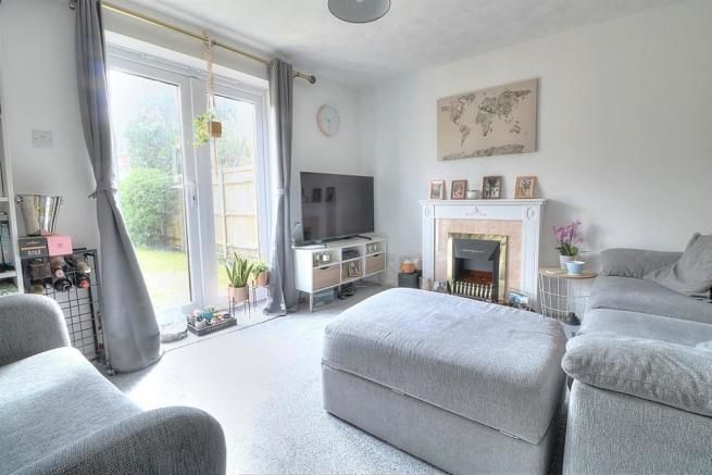 Property photo 3 of 10 Living Room