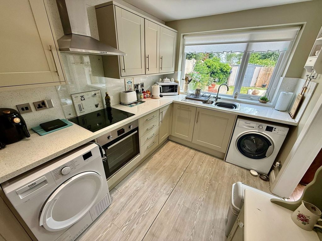 Property photo 2 of 18