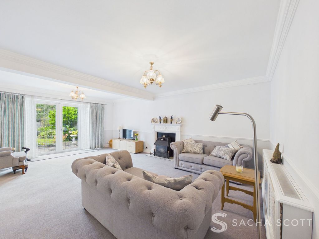 Property photo 3 of 26 Lounge / Diner