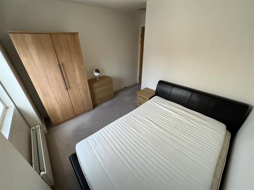 Property photo 1 of 9 Bedroom 1