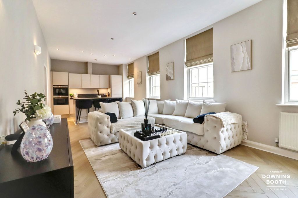 Property photo 2 of 20