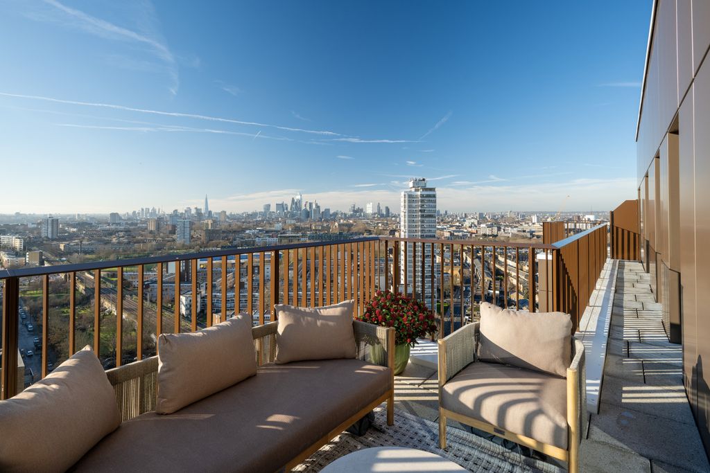 Property photo 2 of 11 Vb5624724_Bh_Bg_3Bed_00120_3200x2133.Jpg