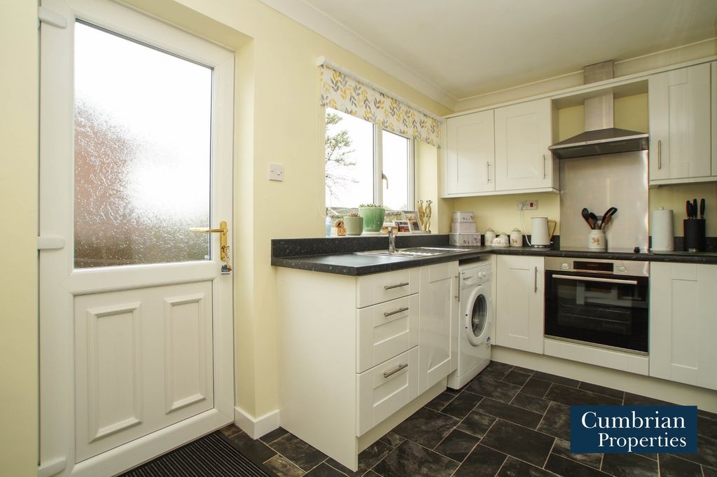 Property photo 2 of 16 Kitchen